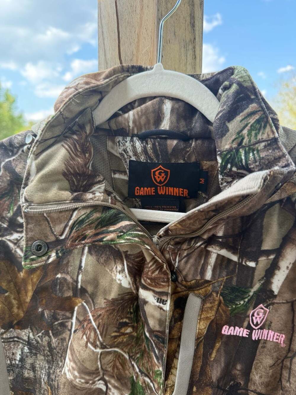 Game Winner Women's Camo Hunting Jacket with Pink Logo Size Medium - Picture 2 of 6